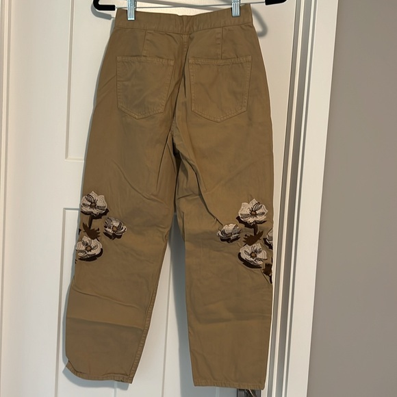 Madewell Barrel Embroidered Khaki cropped Pants - Picture 3 of 4